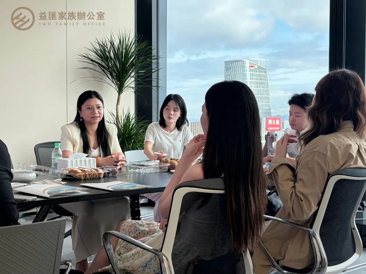 参会企业家自由交流现场